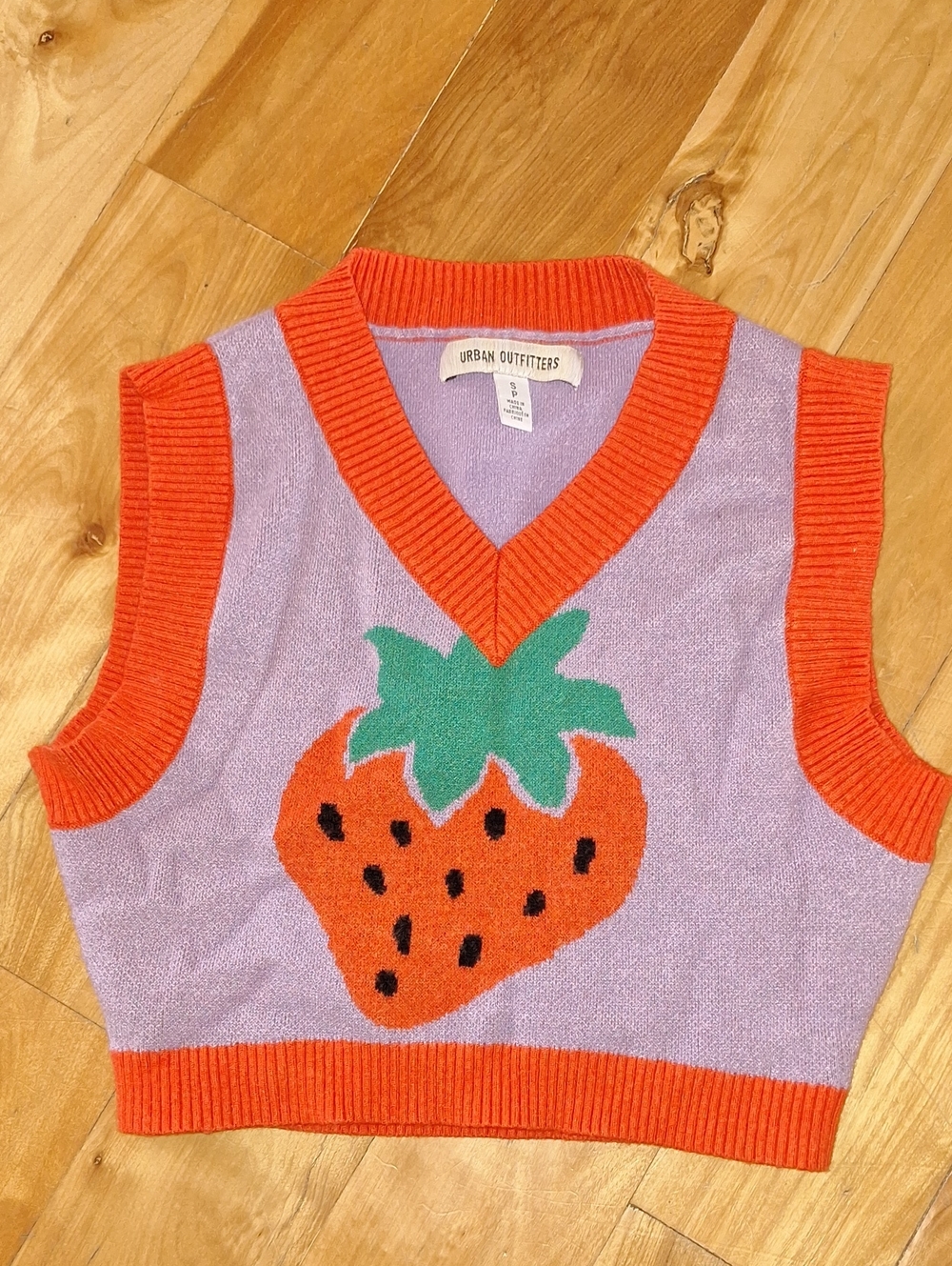 Urban Outfitters Randi Cropped Strawberry Sweater Vest Purple & Red  Clowncore S - Picture 4 of 8